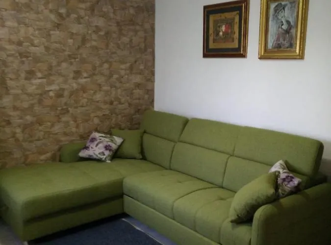 Babaja Διαμέρισμα Τρογκίρ