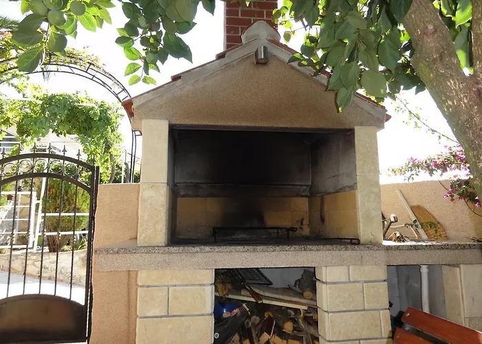 Babaja Τρογκίρ